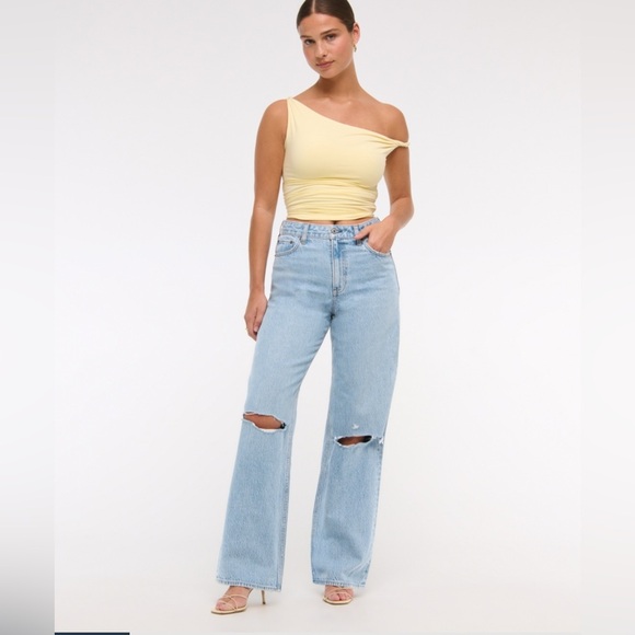 Abercrombie High Rise Loose Jean in Curve Love - Picture 2 of 6